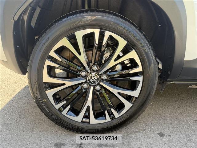 Toyota YARIS CROSS 2025-07 8216768-13