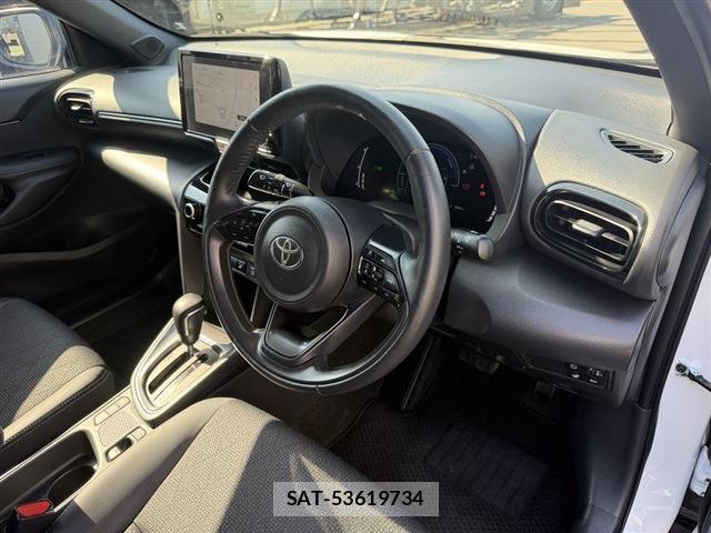 Toyota YARIS CROSS 2025-07 8216768-16
