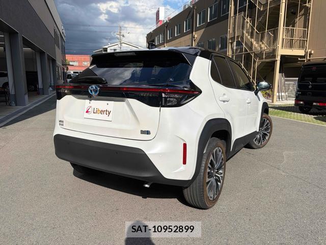 Toyota YARIS CROSS 2023-10 8216846-13
