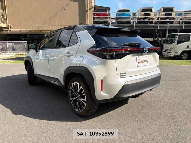 Toyota YARIS CROSS 2023-10 8216846-15