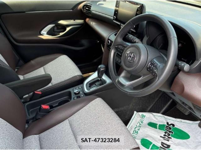 Toyota YARIS CROSS 2021-02 8217767-2