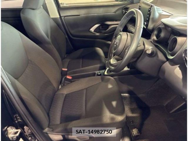 Toyota YARIS CROSS 2021-06 8217961-2