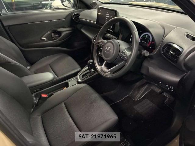 Toyota YARIS CROSS 2025-01 8219010-14