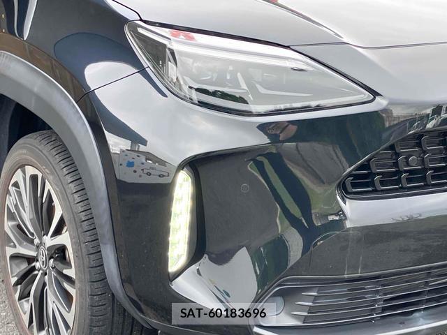 Toyota YARIS CROSS 2021-05 8219748-13