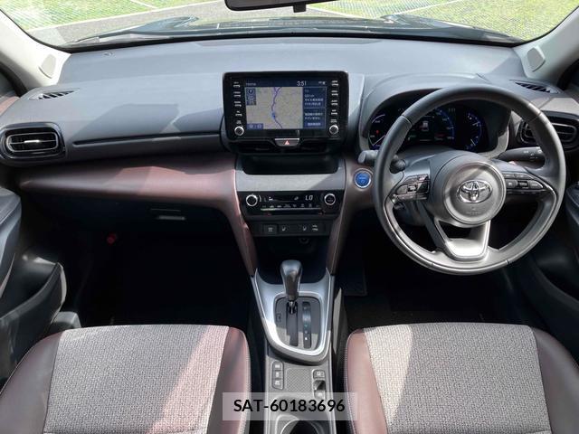 Toyota YARIS CROSS 2021-05 8219748-18