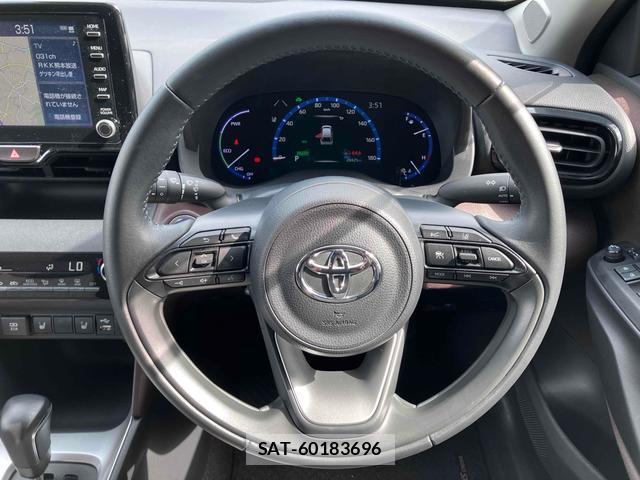 Toyota YARIS CROSS 2021-05 8219748-19
