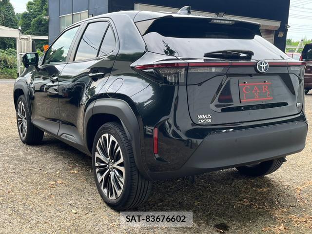 Toyota YARIS CROSS 2023-08 8219884-17
