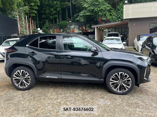 Toyota YARIS CROSS 2023-08 8219884-5