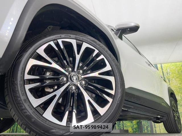 Toyota YARIS CROSS 2024-05 8220112-12