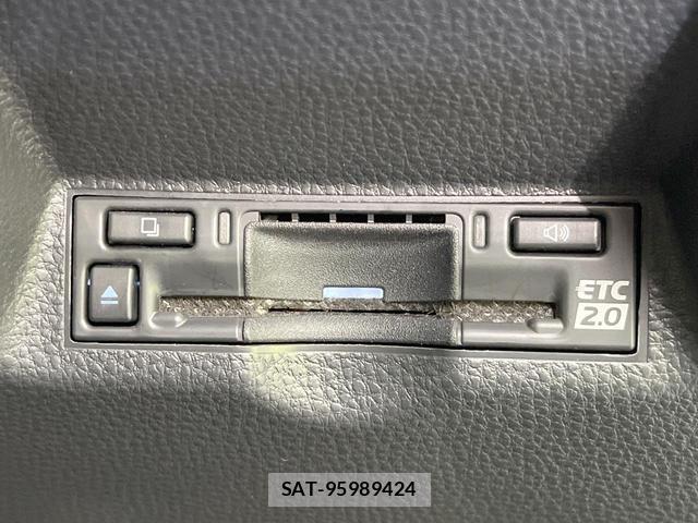 Toyota YARIS CROSS 2024-05 8220112-6