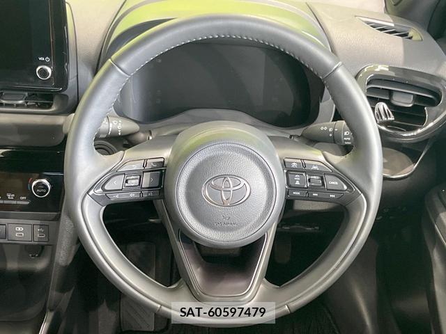 Toyota YARIS CROSS 2025-03 8220207-10