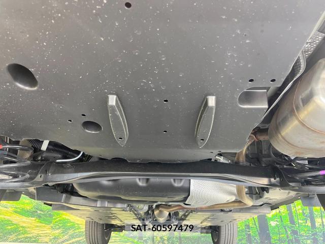 Toyota YARIS CROSS 2025-03 8220207-18