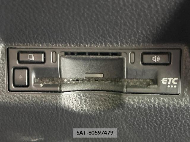 Toyota YARIS CROSS 2025-03 8220207-6