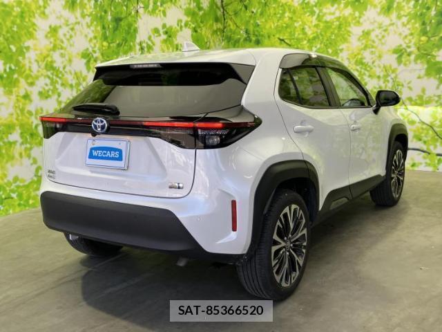 Toyota YARIS CROSS 2023-12 8220224-1