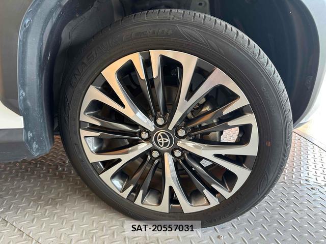 Toyota YARIS CROSS 2023-03 8221042-13