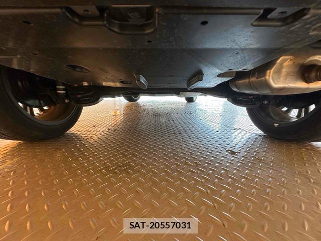 Toyota YARIS CROSS 2023-03 8221042-14