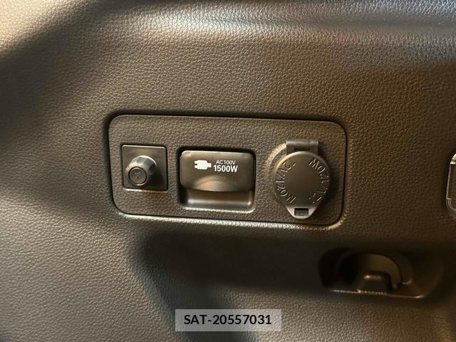 Toyota YARIS CROSS 2023-03 8221042-19