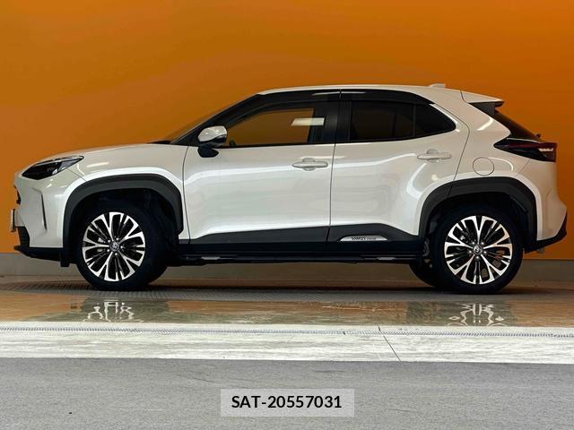 Toyota YARIS CROSS 2023-03 8221042-2
