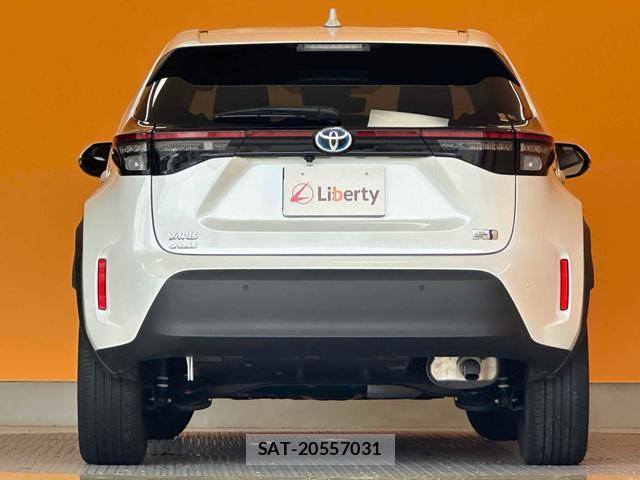 Toyota YARIS CROSS 2023-03 8221042-4