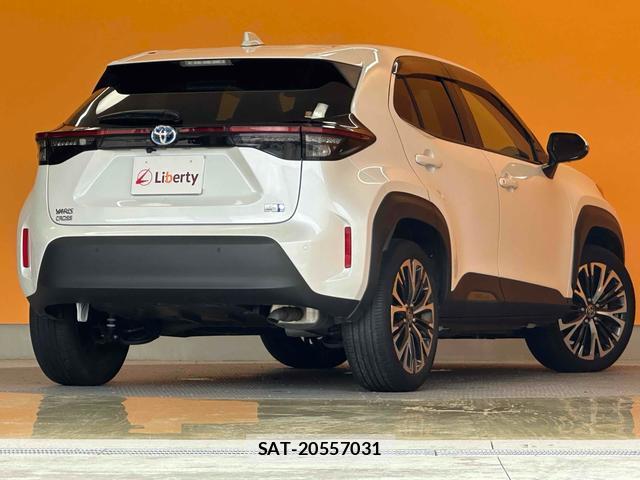 Toyota YARIS CROSS 2023-03 8221042-5