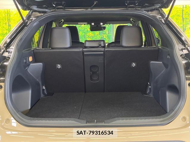 Toyota YARIS CROSS 2022-09 8221650-11