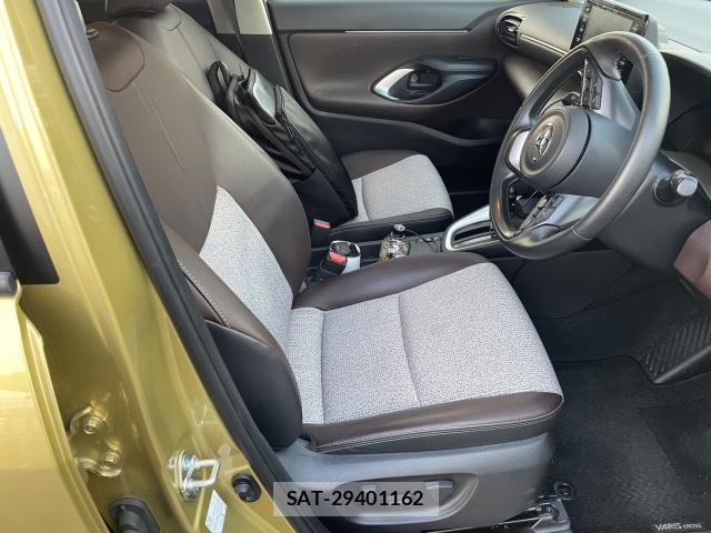 Toyota YARIS CROSS 2021-11 8222058-4