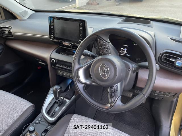 Toyota YARIS CROSS 2021-11 8222058-5