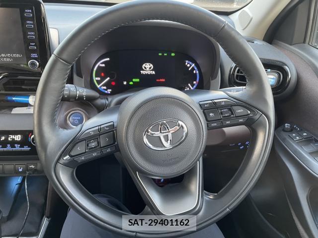 Toyota YARIS CROSS 2021-11 8222058-6