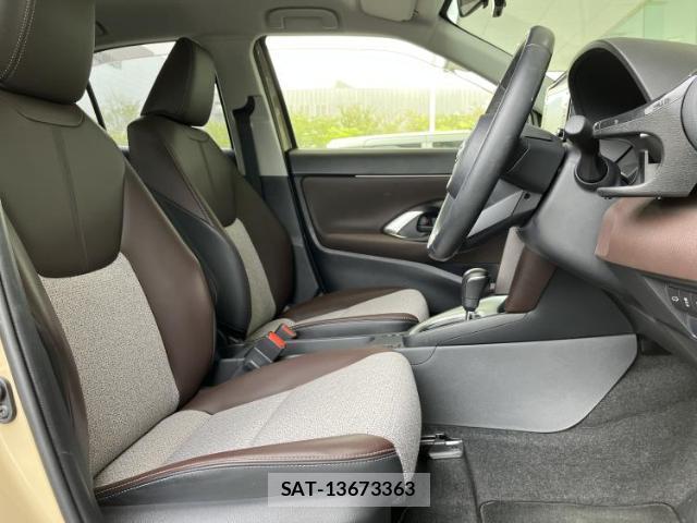 Toyota YARIS CROSS 2021-01 8222271-3