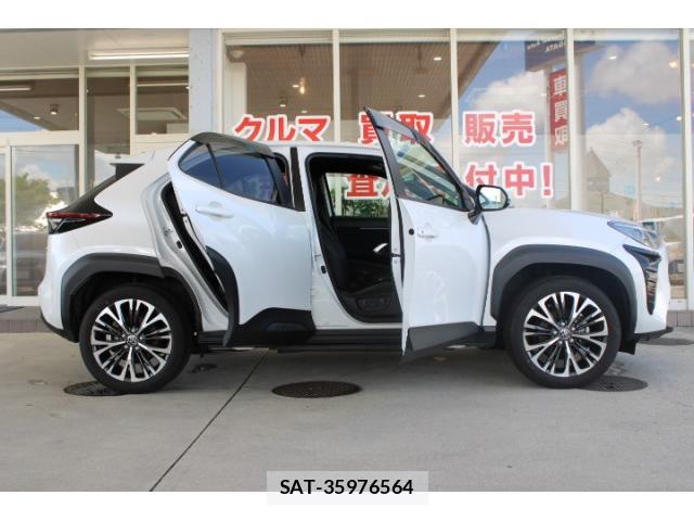 Toyota YARIS CROSS 2023-01 8222297-14