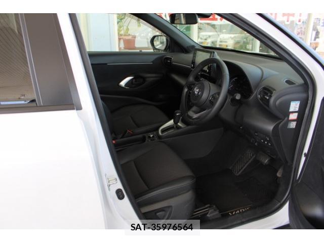 Toyota YARIS CROSS 2023-01 8222297-17