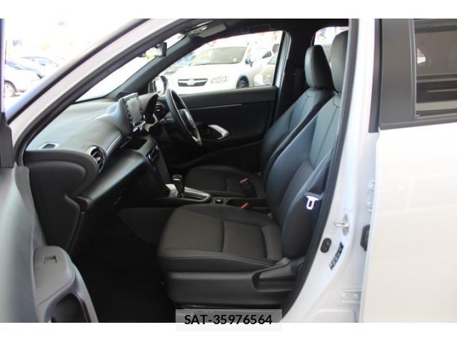 Toyota YARIS CROSS 2023-01 8222297-18