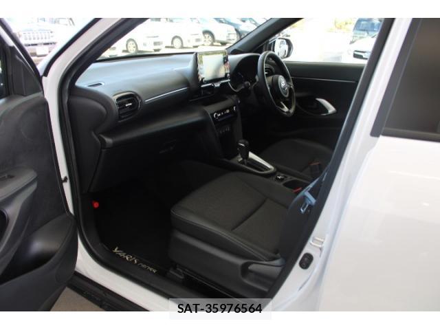 Toyota YARIS CROSS 2023-01 8222297-19