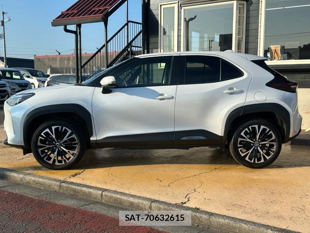 Toyota YARIS CROSS 2025-02 8223254-17