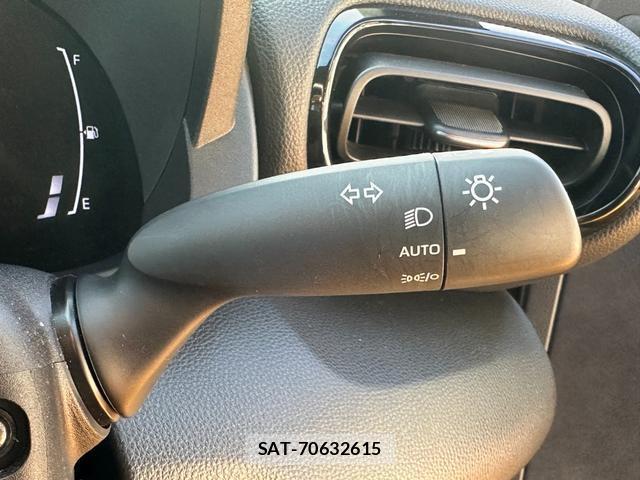 Toyota YARIS CROSS 2025-02 8223254-18