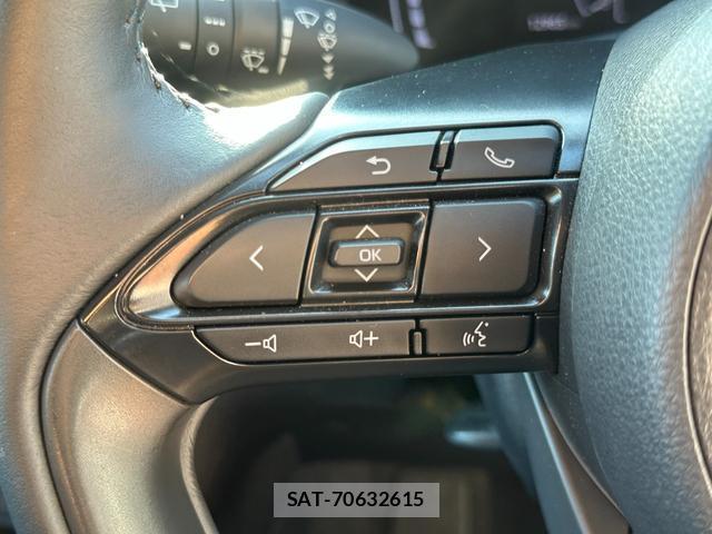 Toyota YARIS CROSS 2025-02 8223254-19