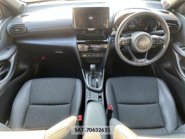 Toyota YARIS CROSS 2025-02 8223254-3