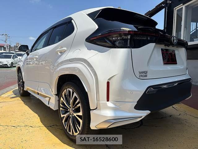 Toyota YARIS CROSS 2021-06 8223255-10