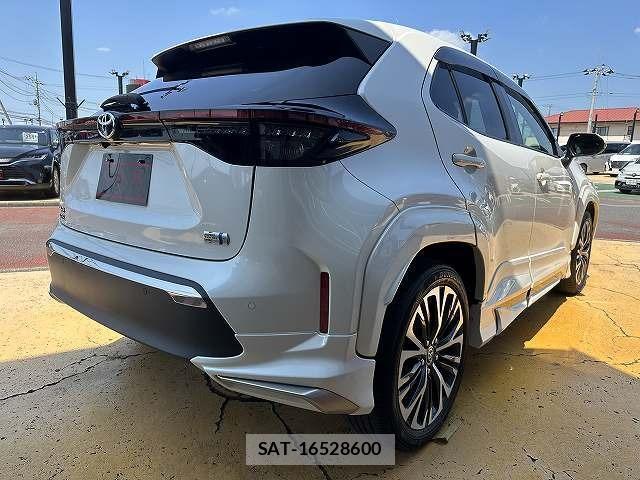 Toyota YARIS CROSS 2021-06 8223255-4