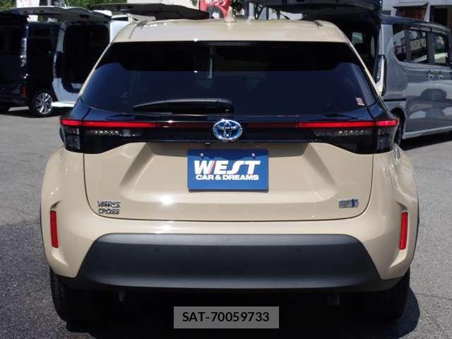 Toyota YARIS CROSS 2023-03 8223820-18