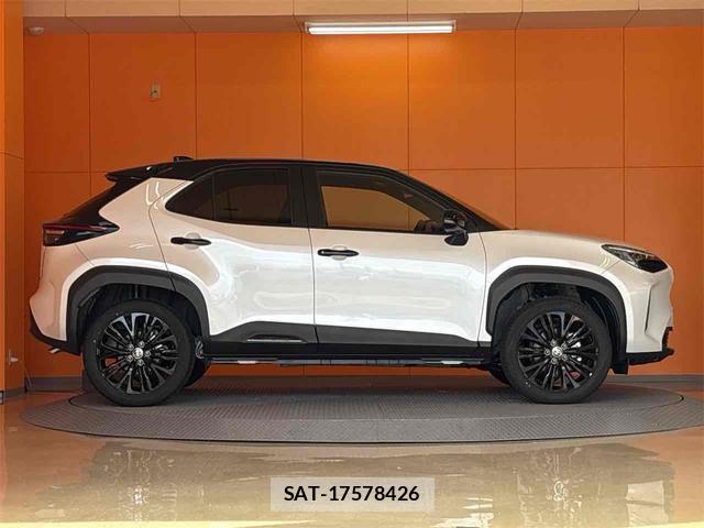 Toyota YARIS CROSS 2026-04 8224596-14