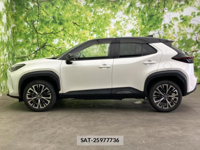 Toyota YARIS CROSS 2022-06 8225381-1