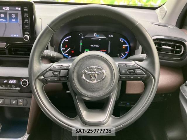 Toyota YARIS CROSS 2022-06 8225381-13