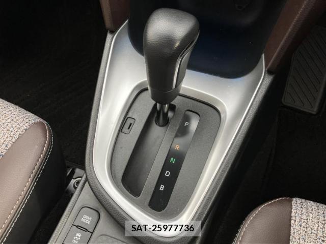 Toyota YARIS CROSS 2022-06 8225381-16