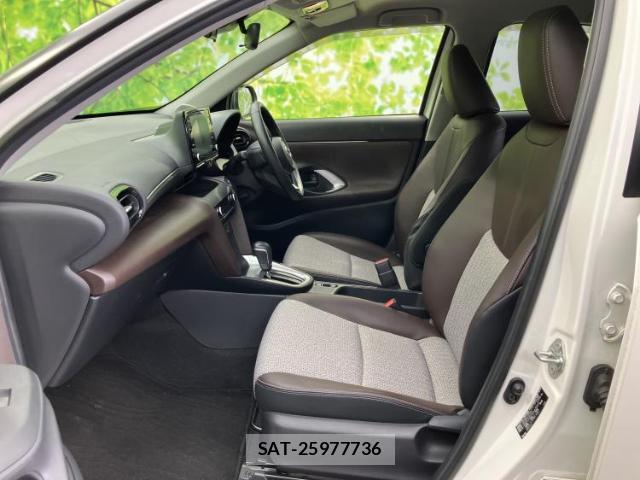 Toyota YARIS CROSS 2022-06 8225381-5