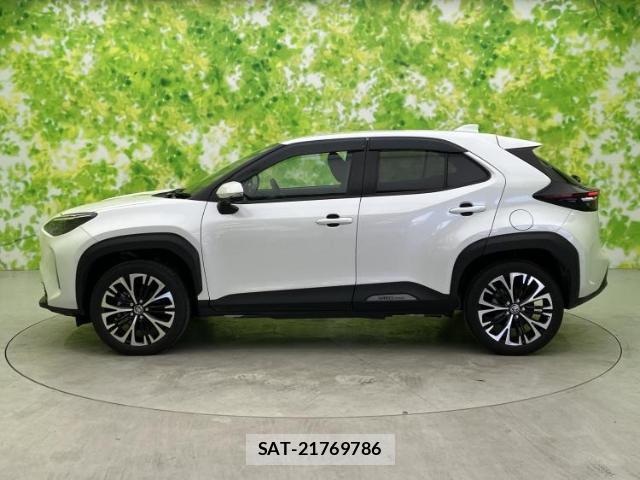 Toyota YARIS CROSS 2024-04 8225459-1