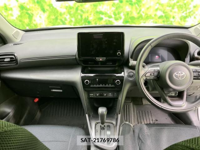 Toyota YARIS CROSS 2024-04 8225459-7