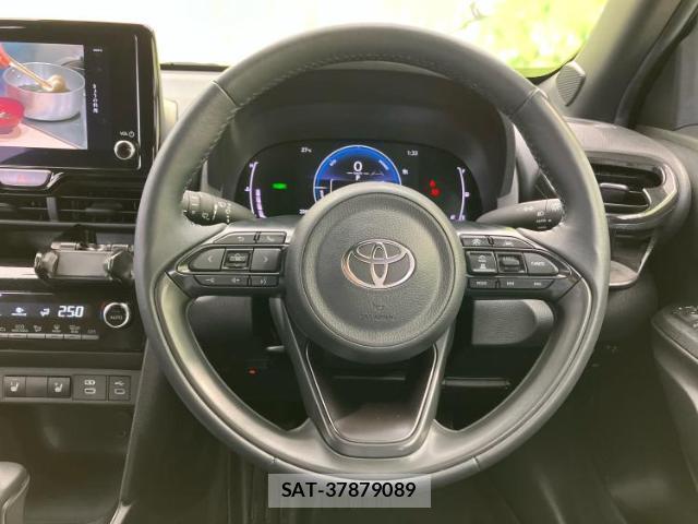Toyota YARIS CROSS 2024-04 8225528-14