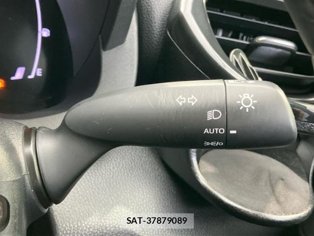 Toyota YARIS CROSS 2024-04 8225528-15