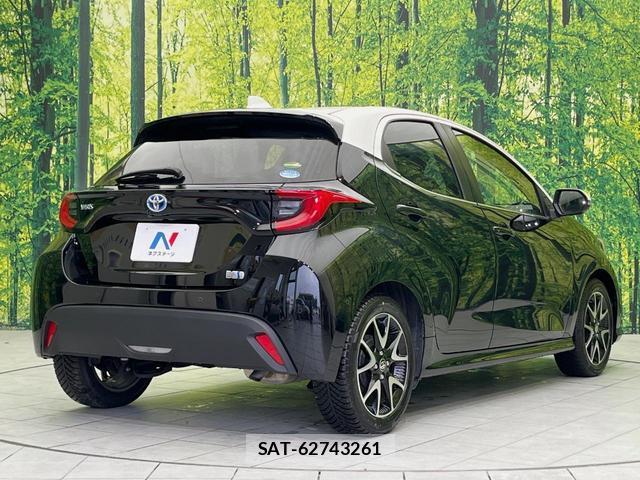 Toyota YARIS 2020-05 8216274-16